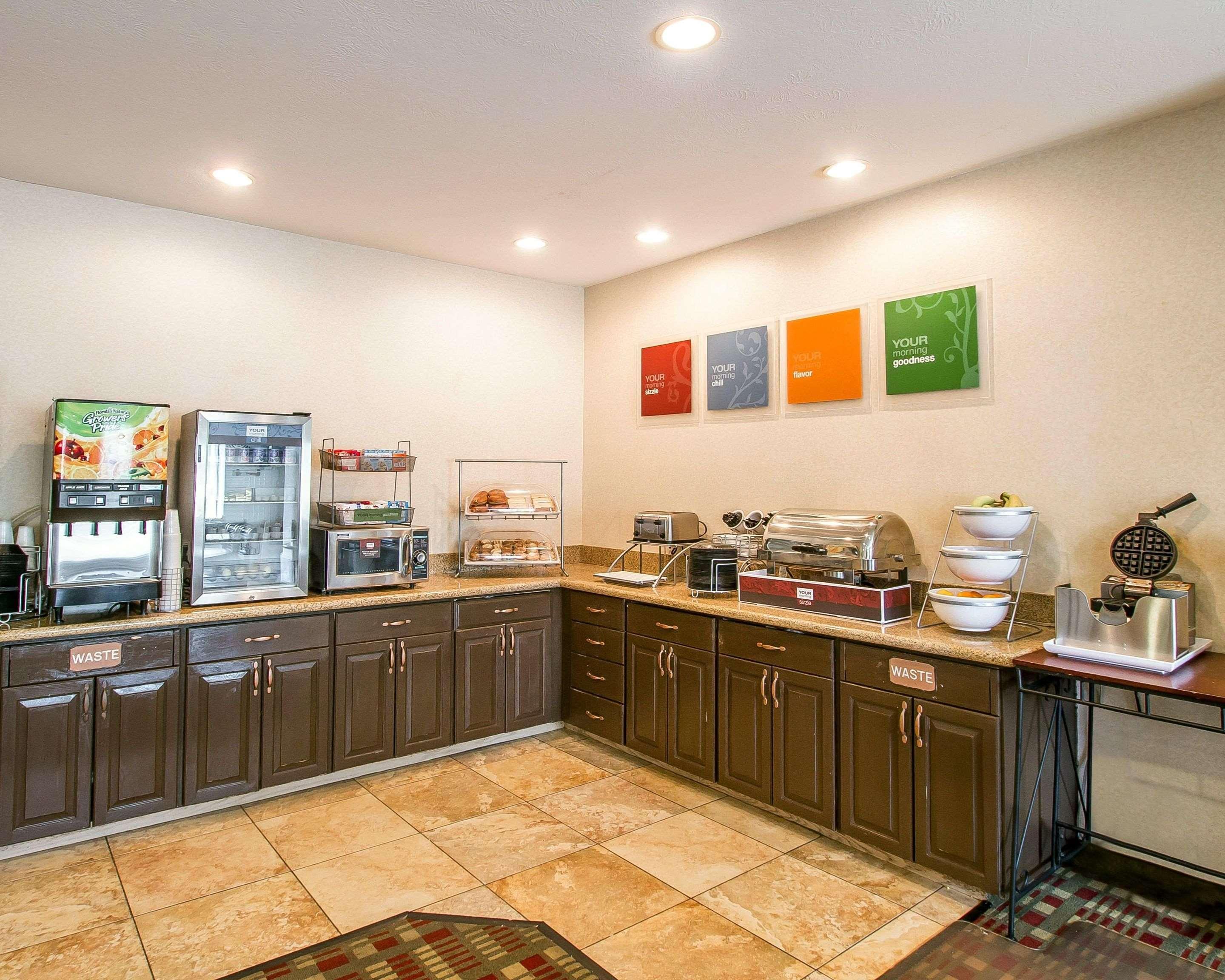 Comfort Suites Peoria Sports Complex Екстериор снимка