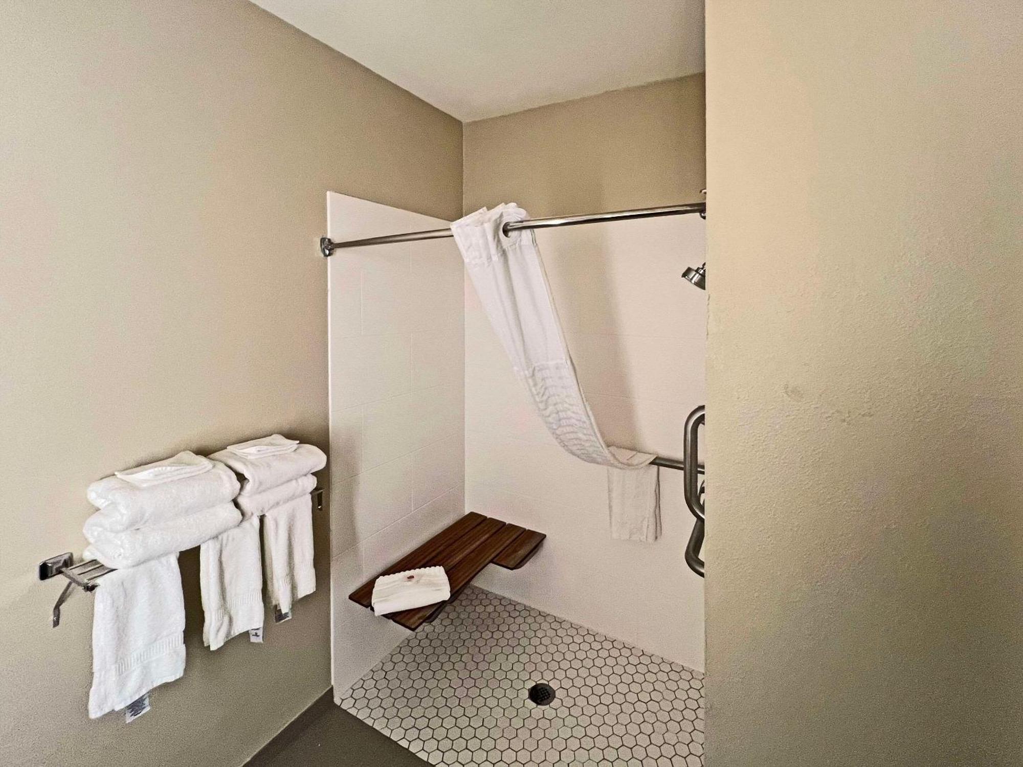 Comfort Suites Peoria Sports Complex Екстериор снимка