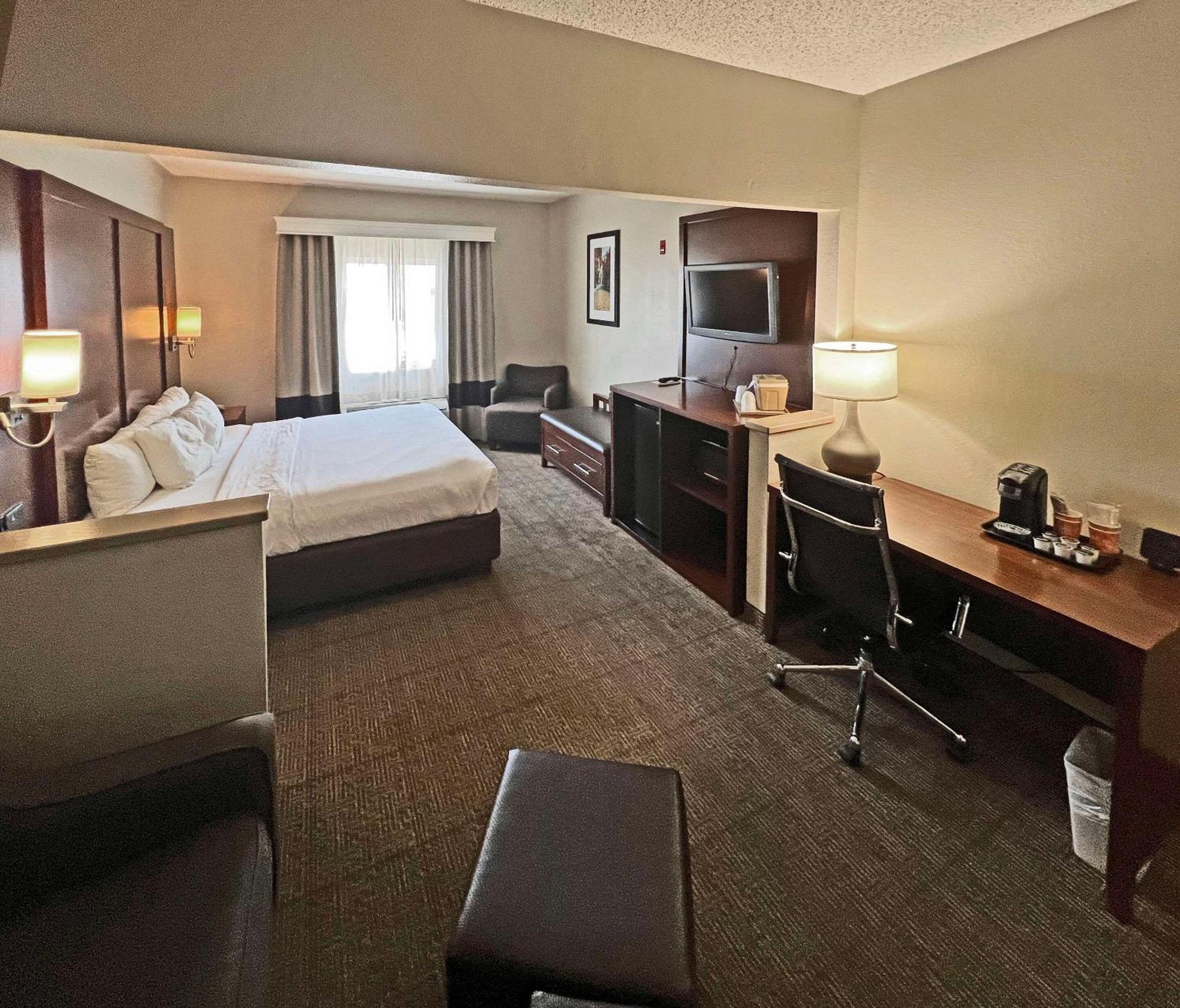Comfort Suites Peoria Sports Complex Екстериор снимка