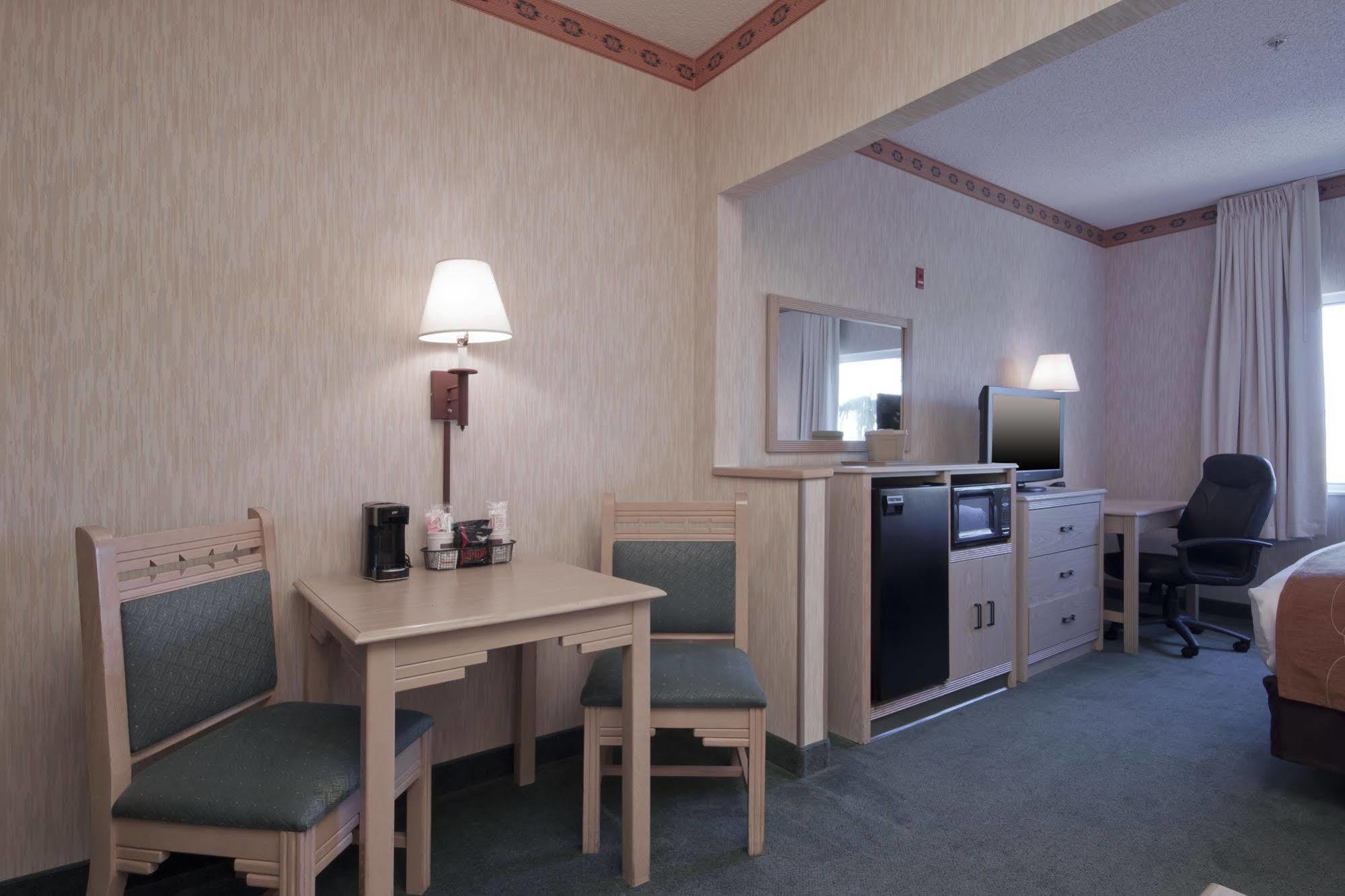 Comfort Suites Peoria Sports Complex Екстериор снимка