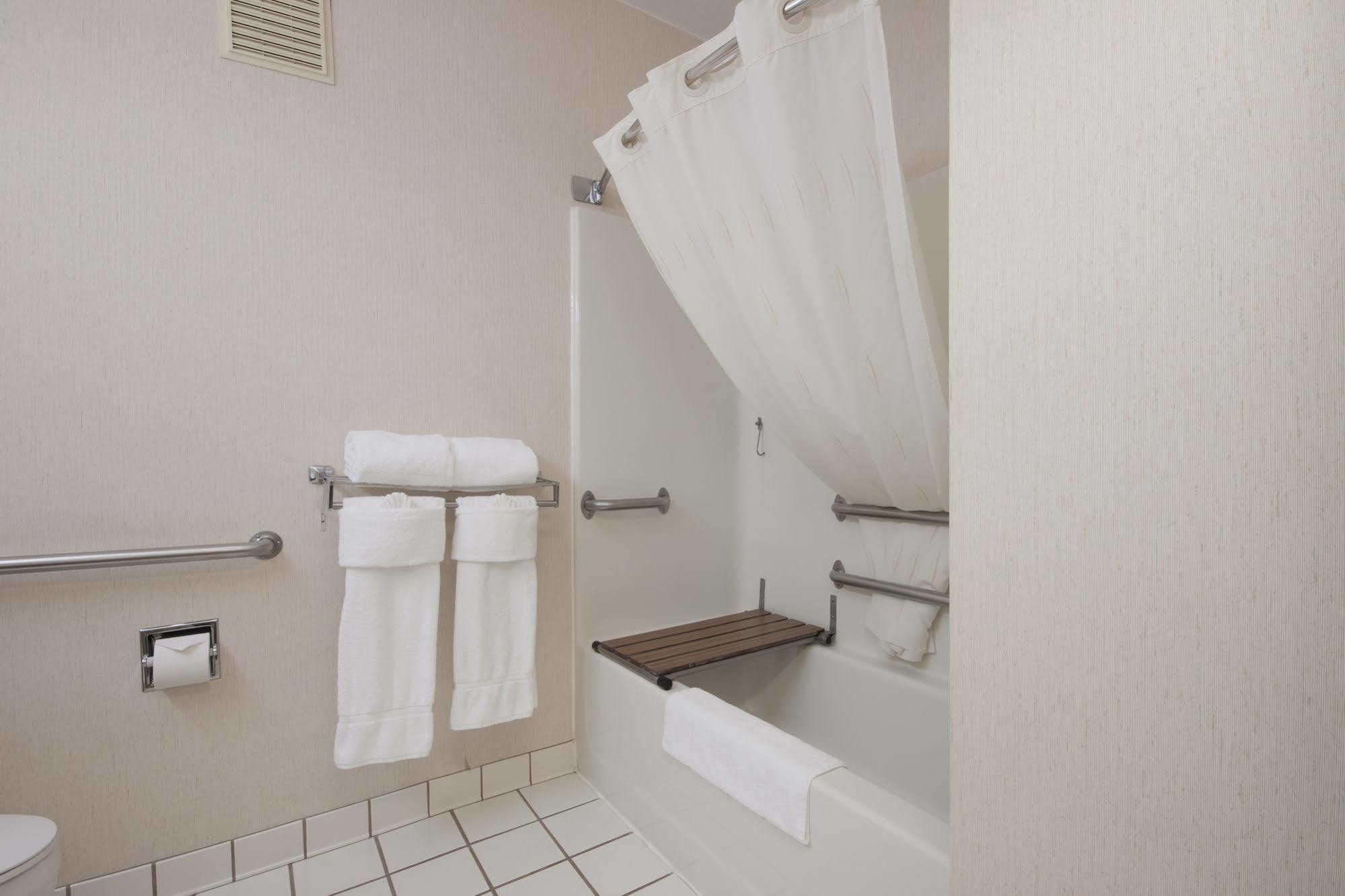 Comfort Suites Peoria Sports Complex Екстериор снимка