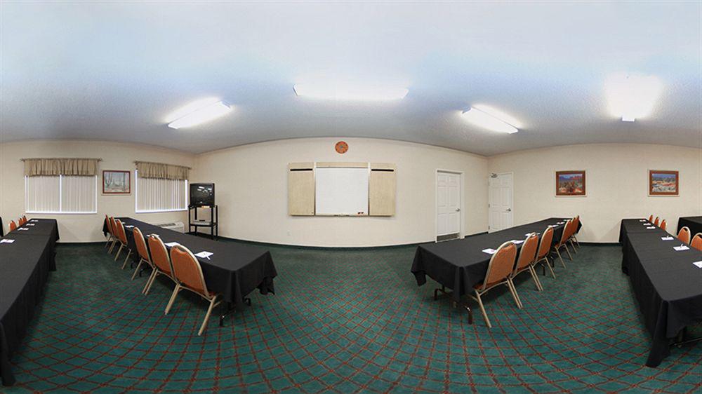 Comfort Suites Peoria Sports Complex Екстериор снимка