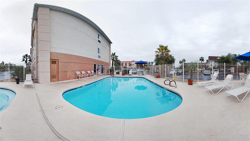 Comfort Suites Peoria Sports Complex Екстериор снимка